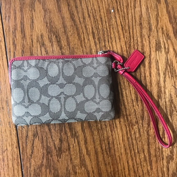 Classic Coach wallet/ wristlet/ card holder - Picture 2 of 4